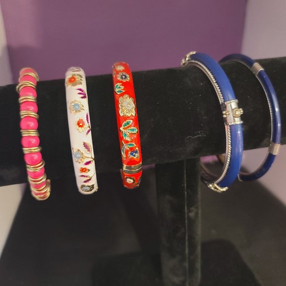 Lot of Five Bracelets - Ceramic and Stretchy - Picture 13 of 13